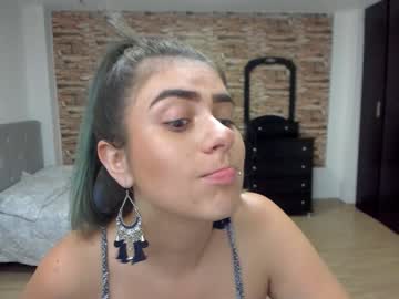 Ninfeta loirinha da buceta rosinha e peitos gostosos