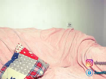 Novinha da Buceta Grande se Arreganhando