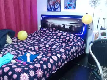 Novinha de 18 Pelada na Cama