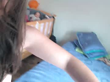 Novinha Nua Mostrando sua Bucetona Gostosa