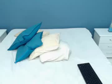 Garota Loirinha dos Olhos Azuis Pelada