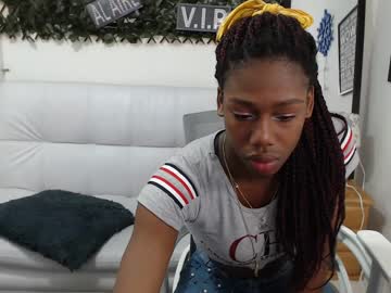 Gostosa de Cabelo Preto Pelada