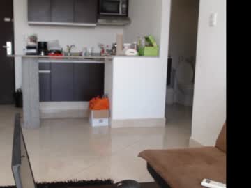 Linda Mulher Nua Mostrando a Bucetinha