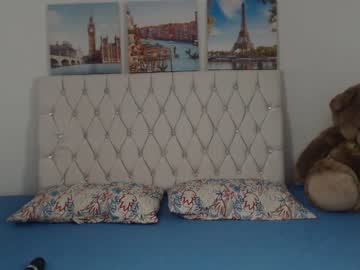 Morena Peituda se Masturbando com Tesão