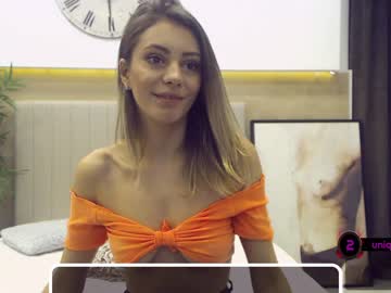 Morena Sensual Tirando a Roupa