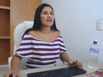 Moreninha Tesuda Fodendo e Tomando Gozada