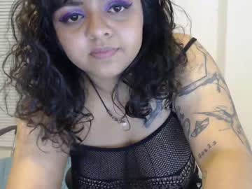 Novinha de cabelos ruivos fazendo sexo anal