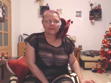 Ruiva Novinha dos Peitos Enormes